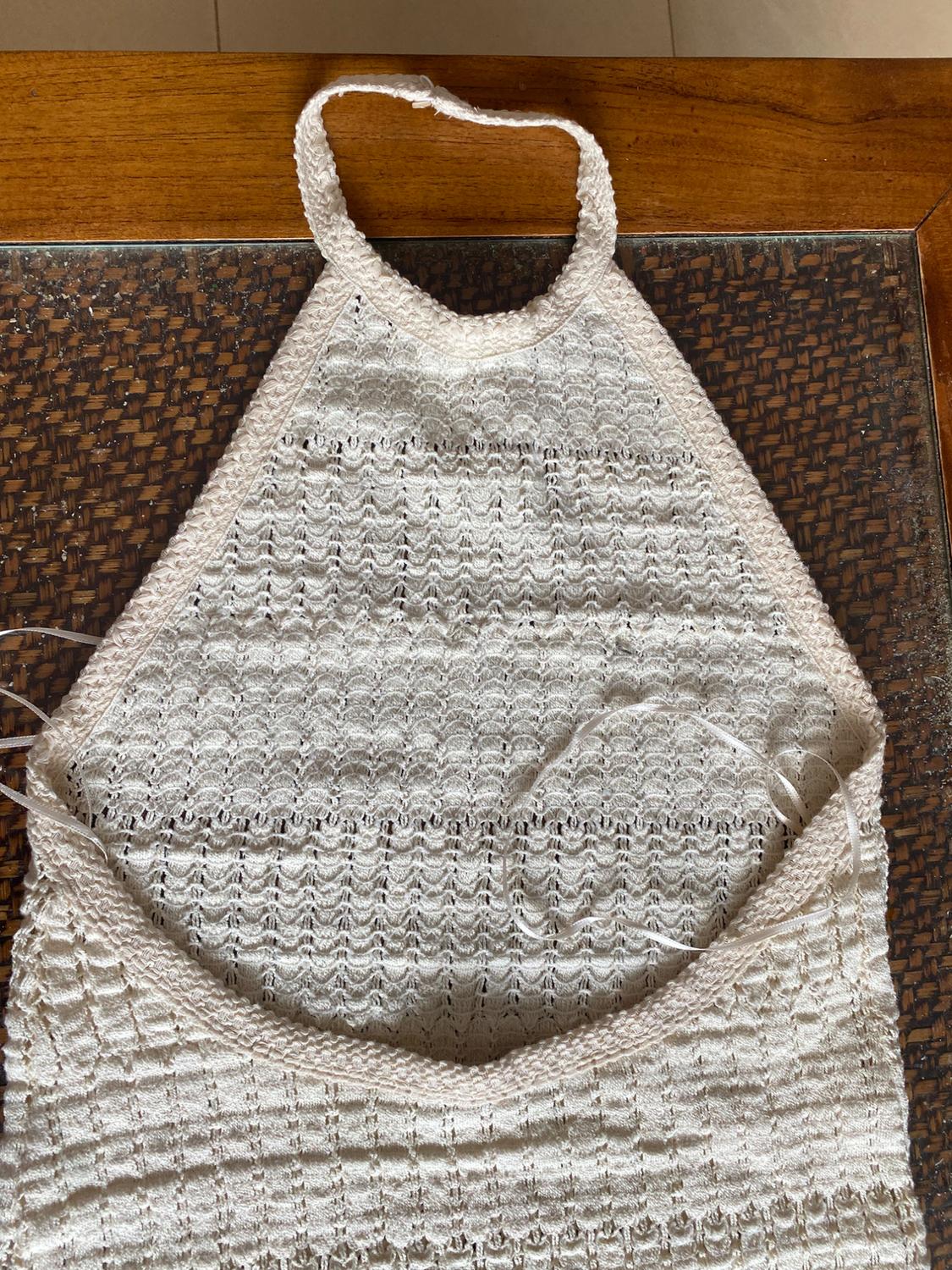 VESTIDO ENTALLADO CUELLO HALTER - Image 5