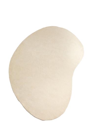 PLAIN IRREGULAR WOOL RUG - White by Zara