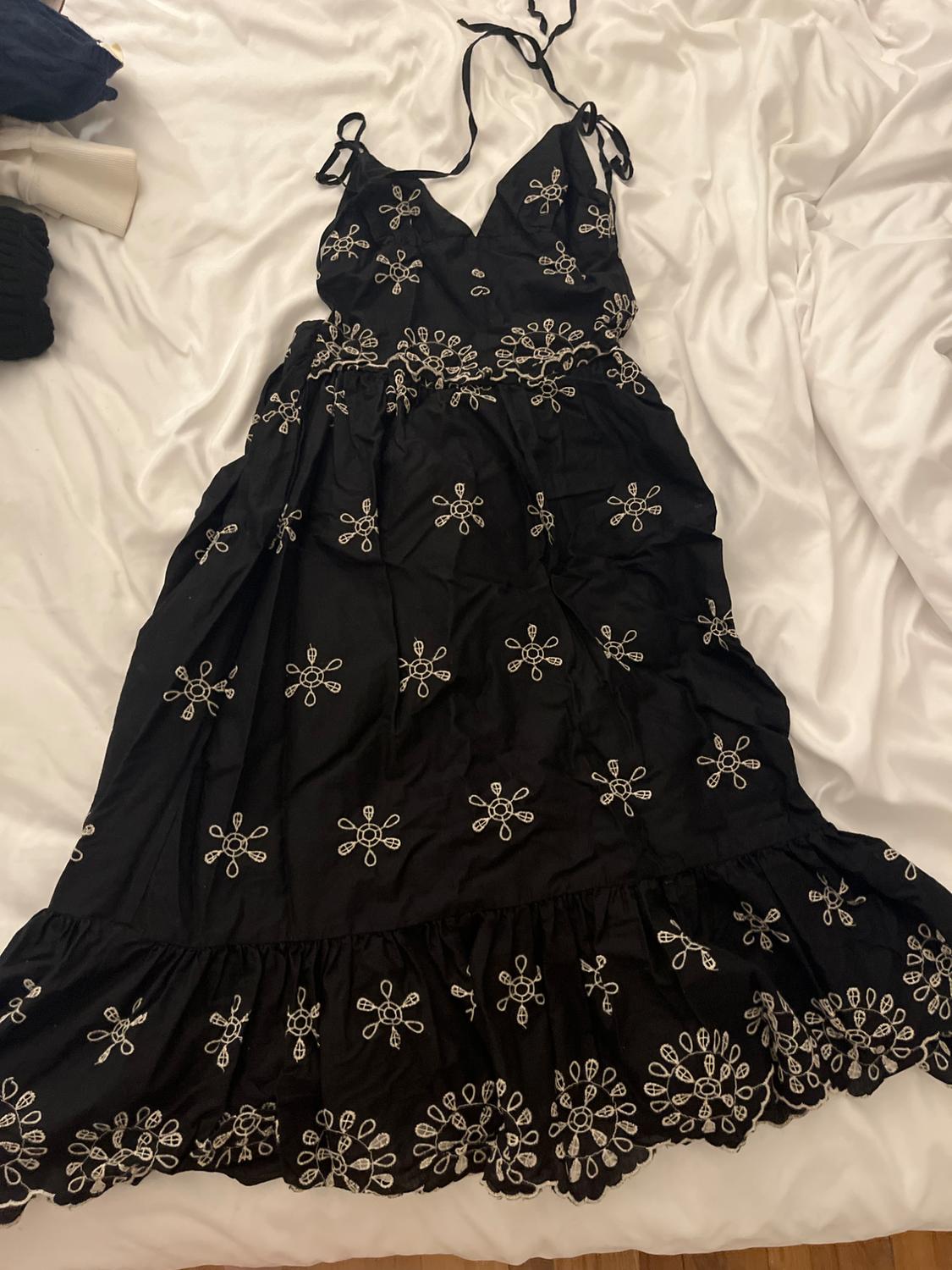 VESTIDO BORDADOS COMBINADOS