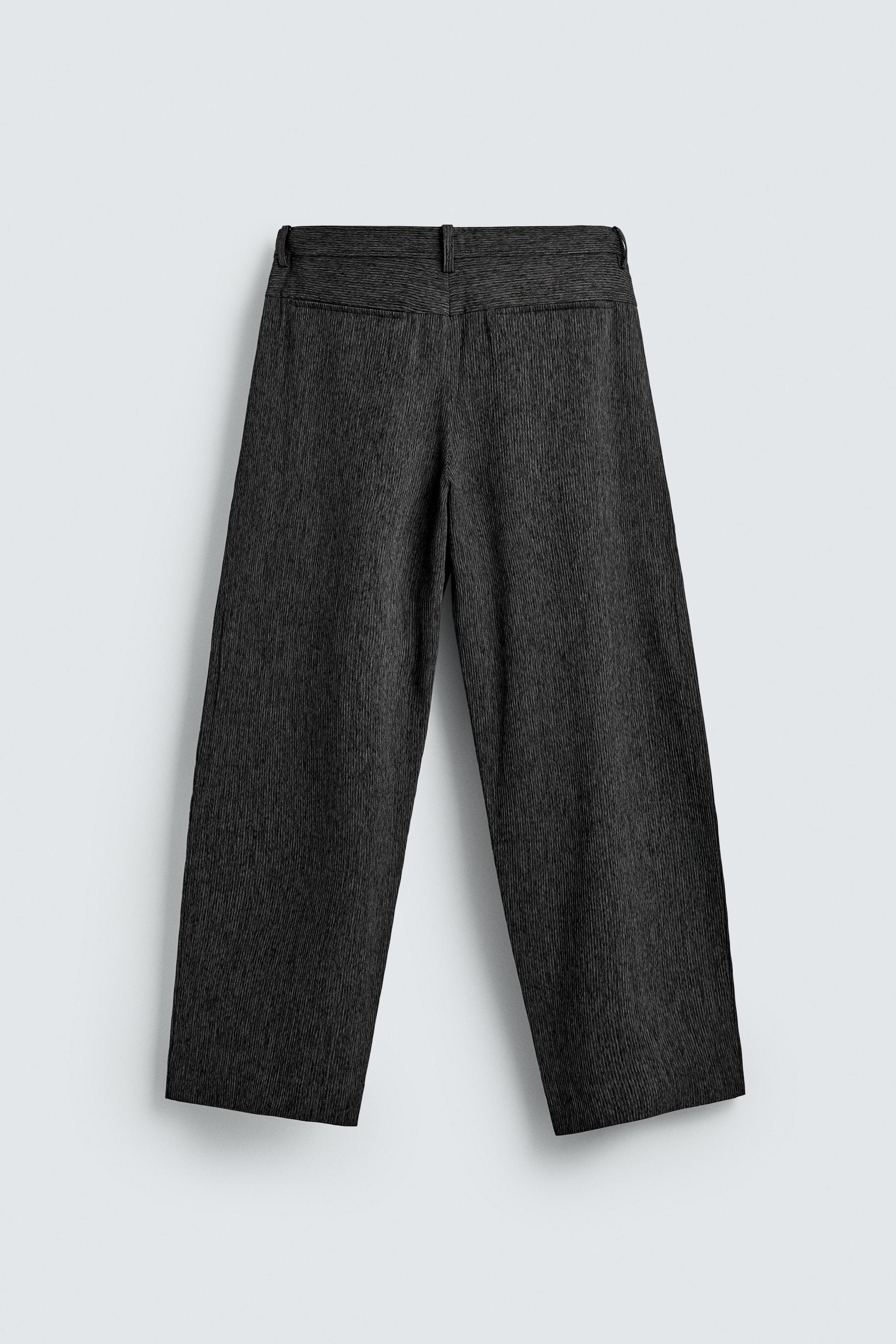 TEXTURED TAPERED FIT PANTS