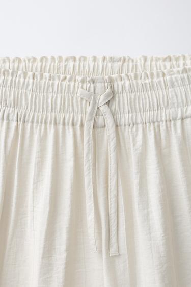 PANTALON À JAMBES LARGES EFFET FROISSÉ - Beige clair de Zara - Image 2