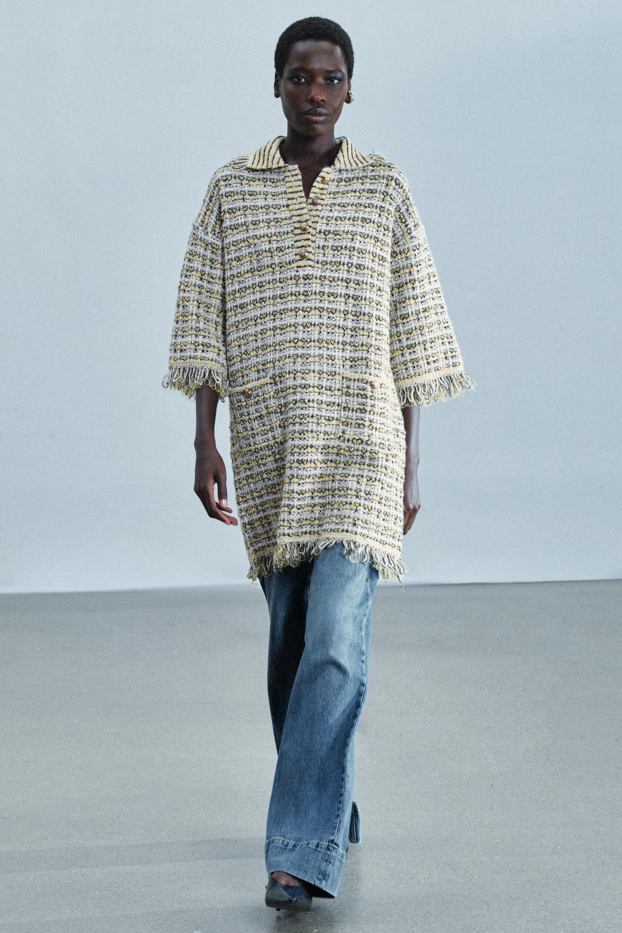 ROBE EN MAILLE STRUCTURÉE EFFRANGÉE