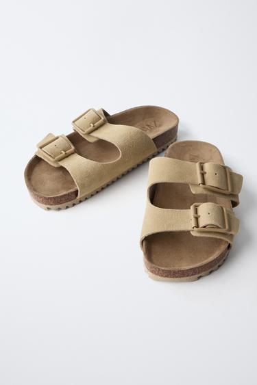 SANDALES À BOUCLES EN CUIR - Marron sable de Zara - Image 2