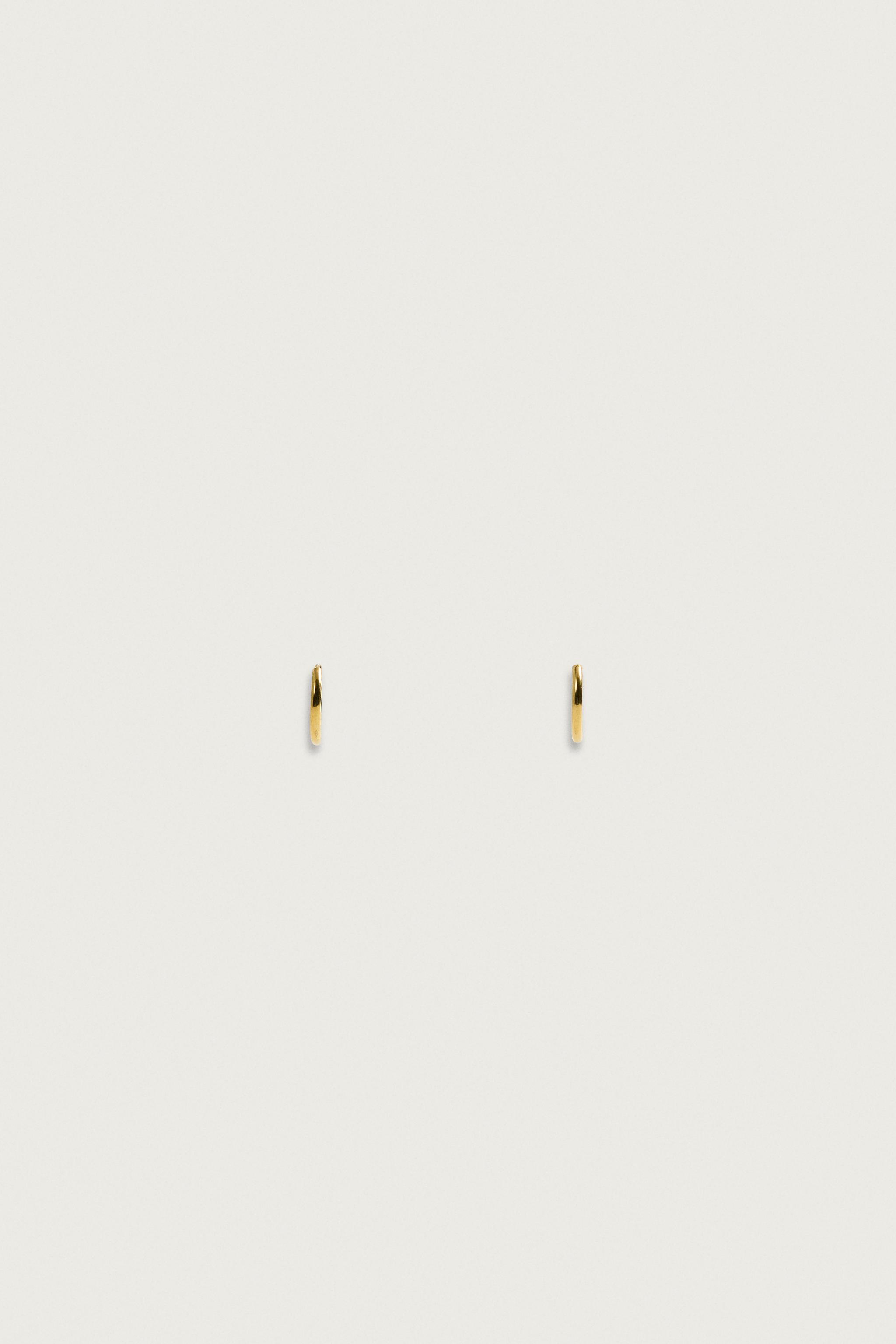 STAINLESS STEEL HOOP EARRINGS — Gold