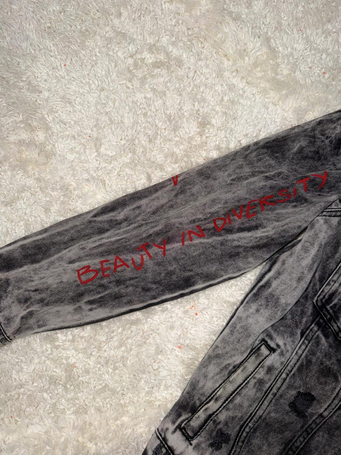 CAZADORA DENIM ESTAMPADO - Image 4