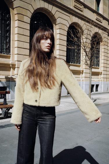 CROPPED FAUX FUR JACKET - camel by Zara - Image 0