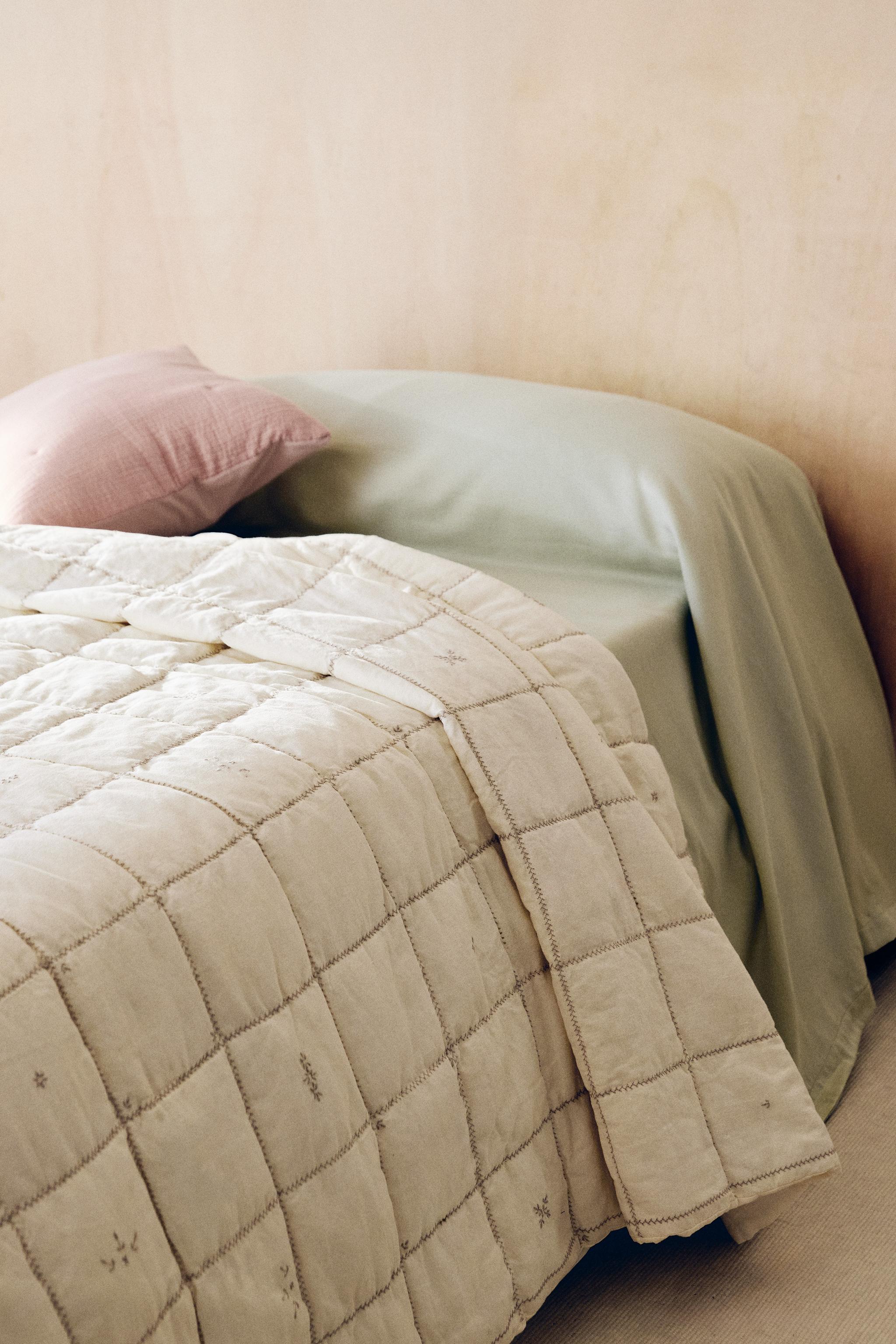 KIDS' PATCHWORK QUILTED BEDSPREAD — Ecru