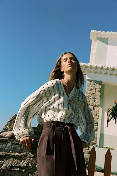 BLOUSE SEMI-TRANSPARENTE RAYURES BRODÉES - Écru / Noir de Zara - Image 3