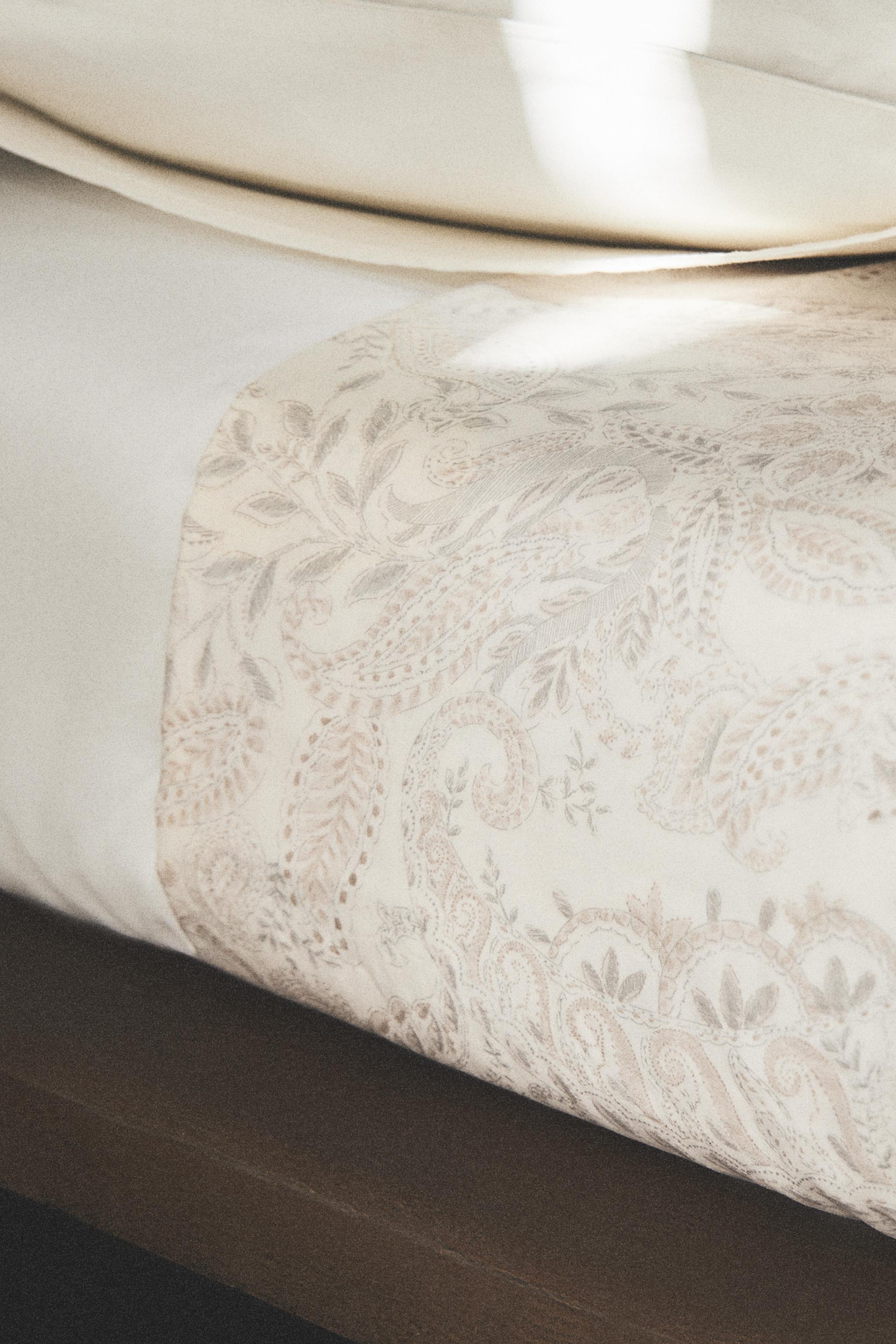DRAP DE DESSUS SATIN PAISLEY