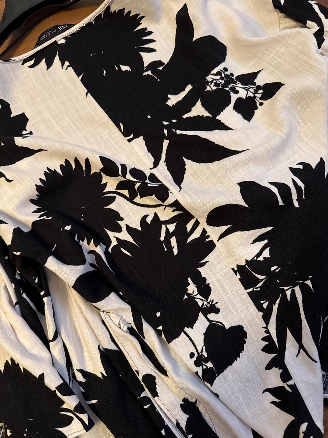 PRINTED TOP WITH TIED DETAIL - Image 3