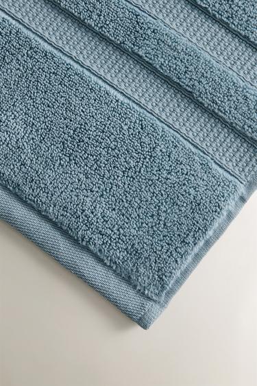 SERVIETTE DE BAIN EXTRA-DOUCE DOUBLE FRISE - Bleu clair de Zara - Image 2