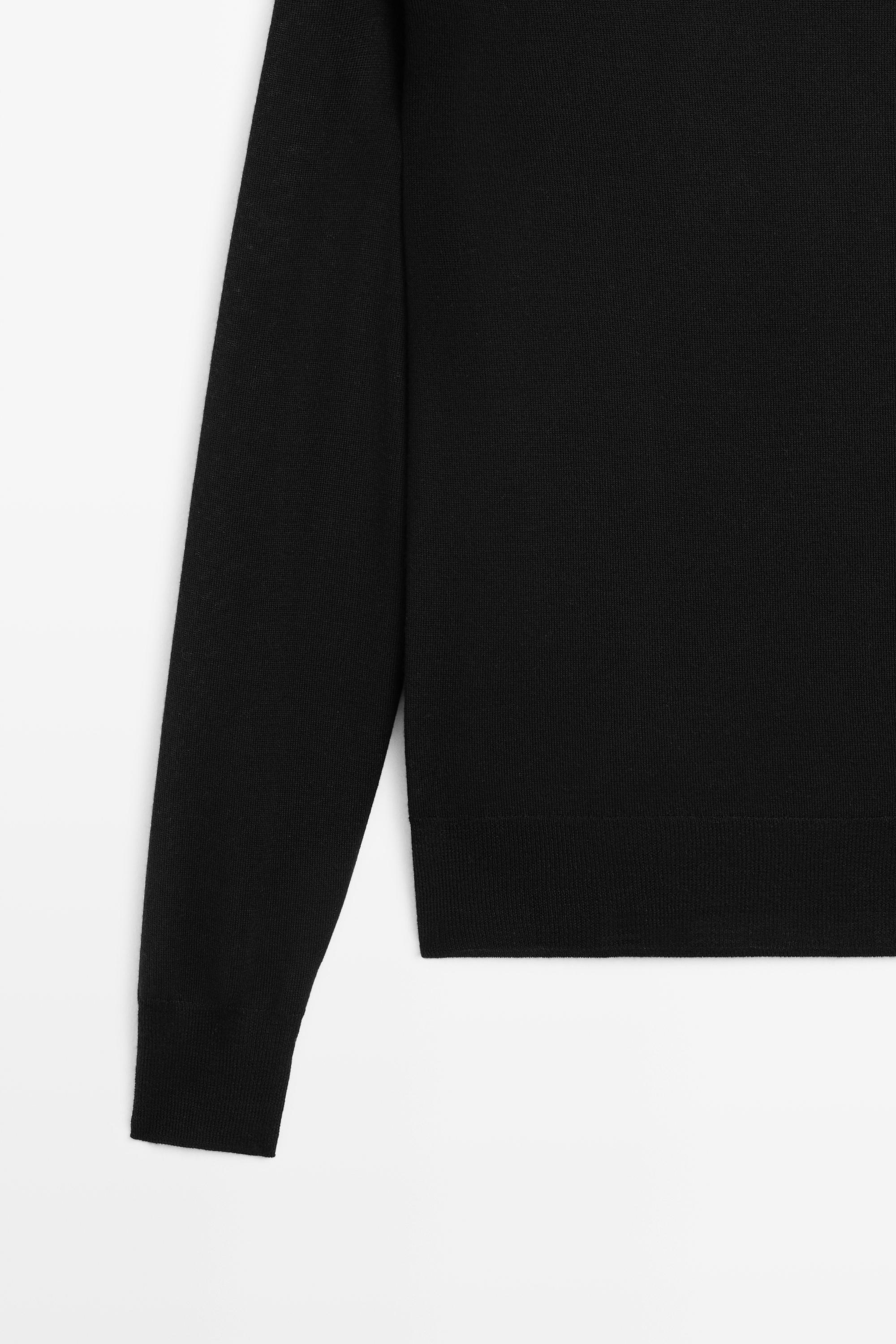 100% wool knit round neck sweater