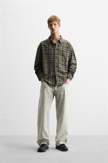 CAMISA LARGA XADREZ COM PIERCING - Caqui da Zara - Imagem 0