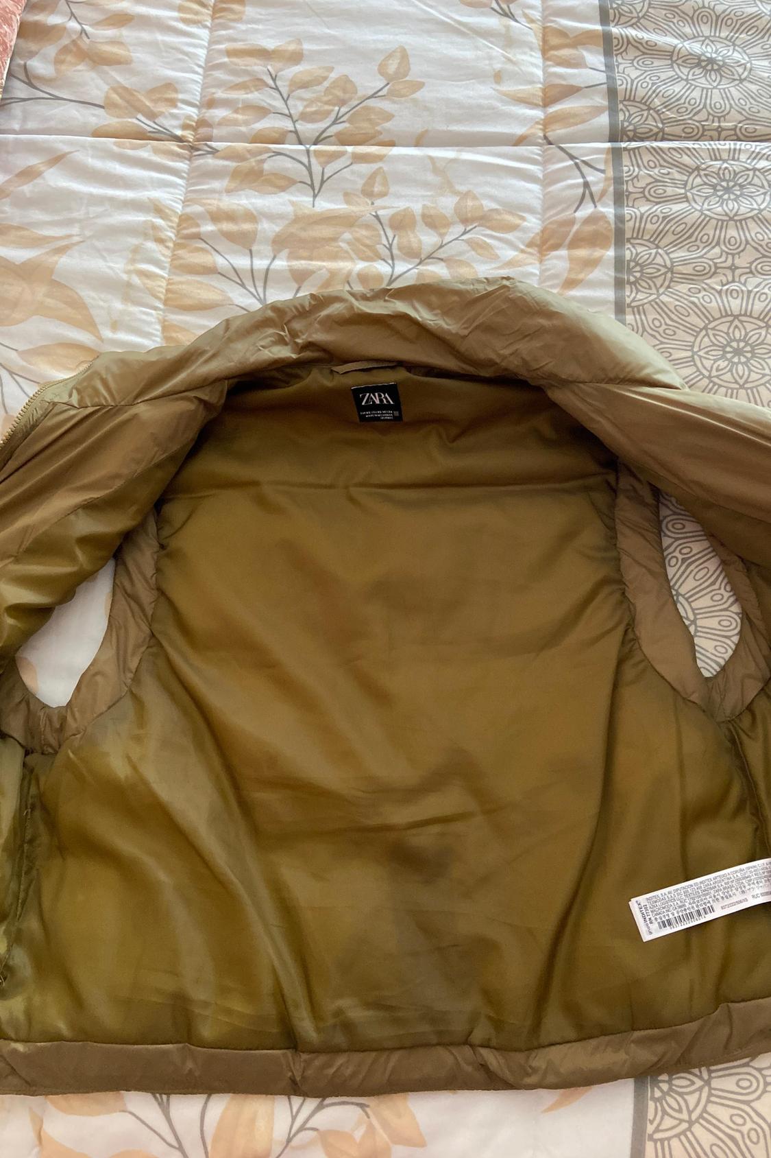 WATER-REPELLENT GILET WITH WIND PROTECTION - Image 3