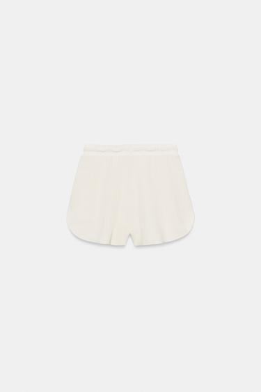 SHORT TEXTURÉ - Écru de Zara - Image 6