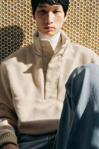 CONTRAST FAUX SHEARLING SWEATSHIRT - Ecru by Zara