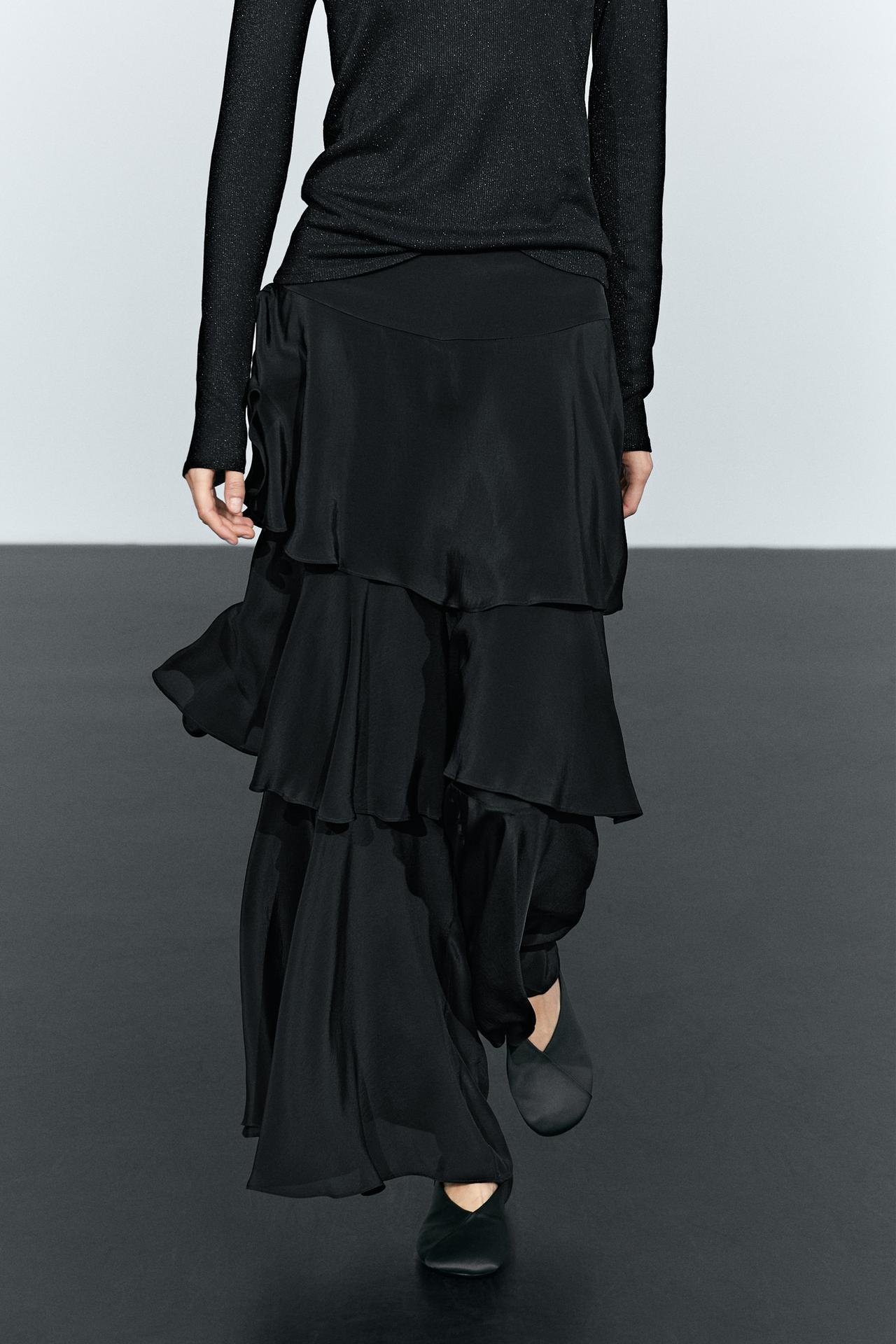 Flowing skort with ruffle detail — Black