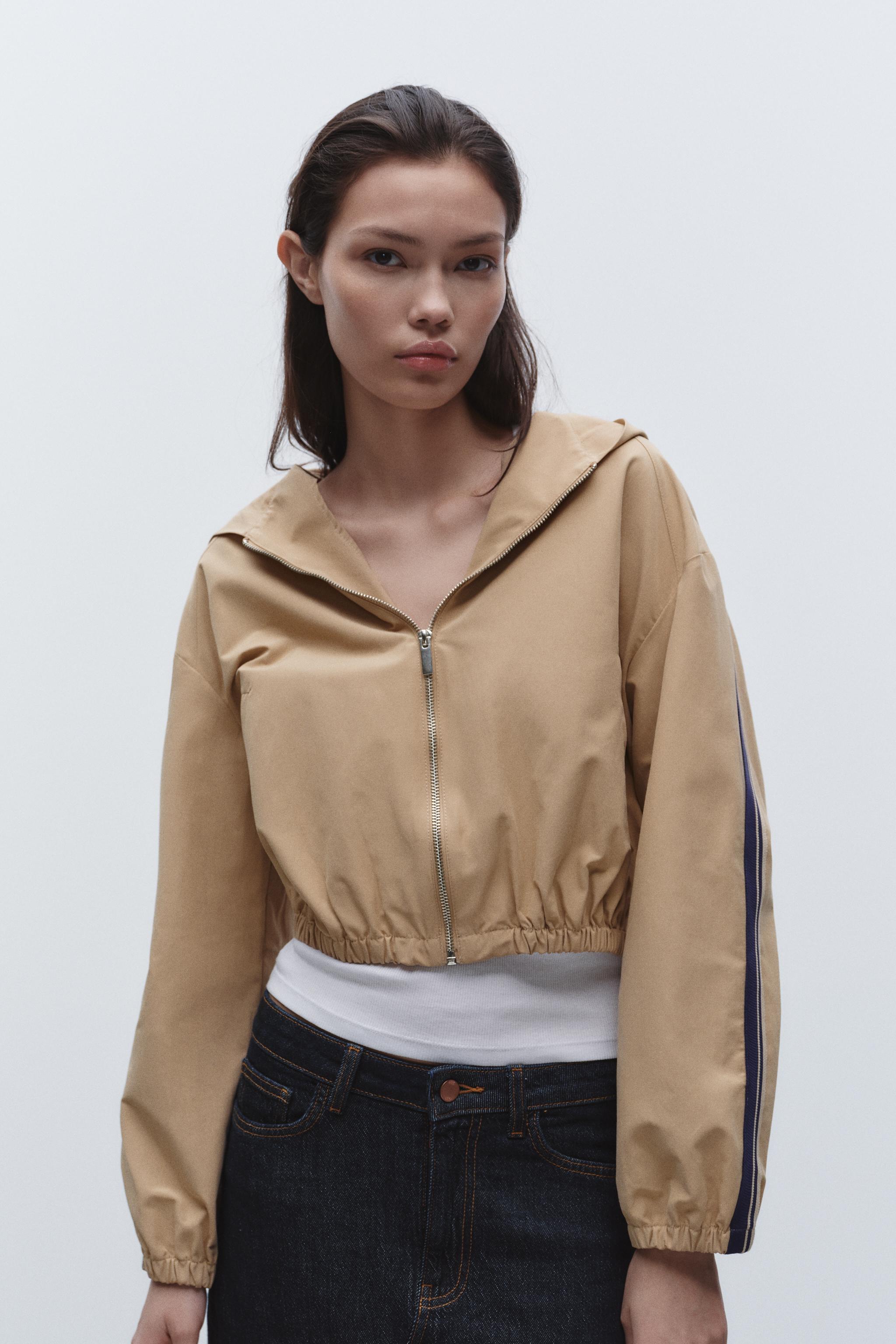 ZARA サイドストライプ付きフードジャケット 0779/065 HOODED JACKET WITH SIDE STRIPES - Mid-camel | ZARA Spain