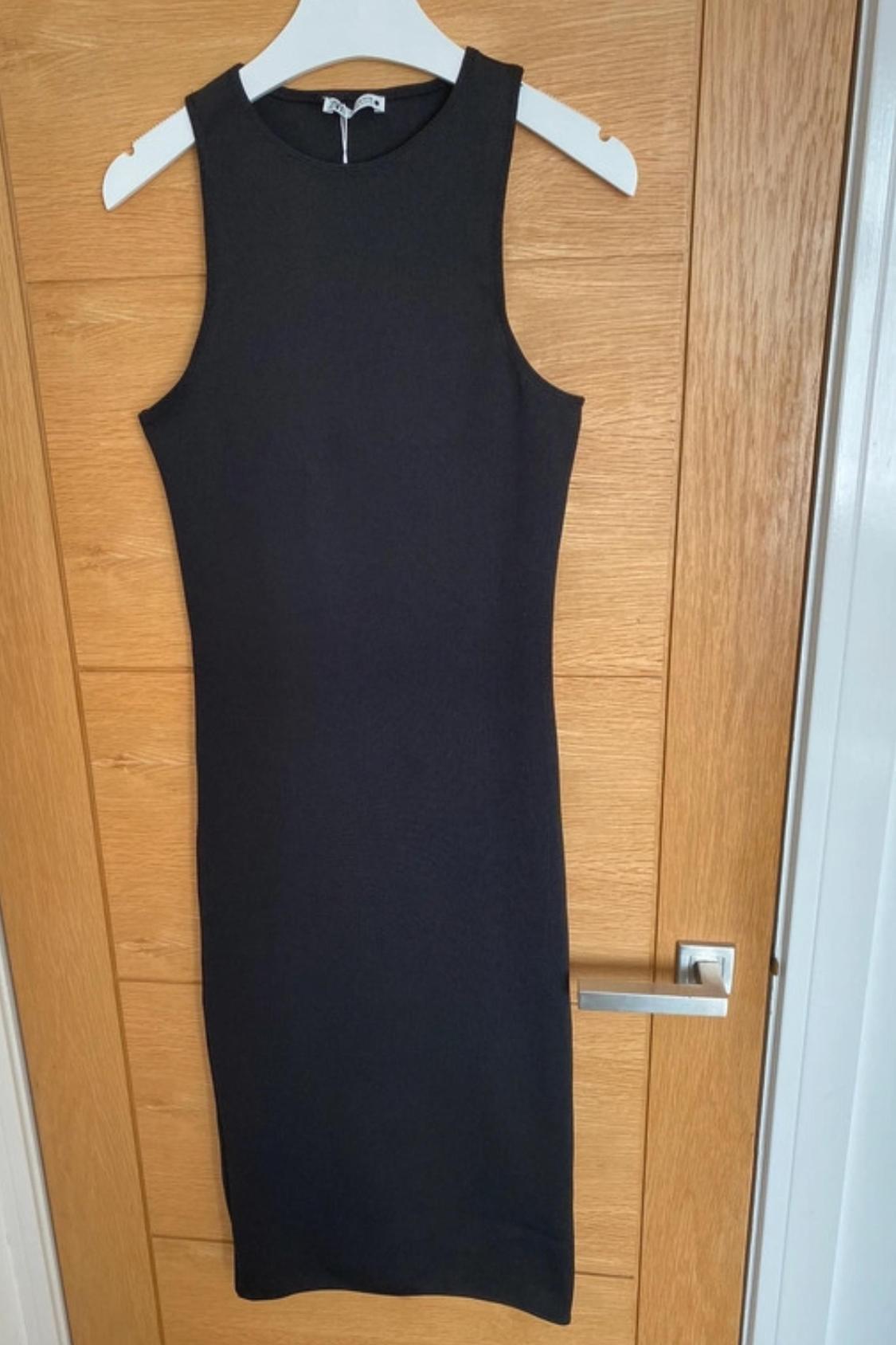 SCULPT MIDI DRESS