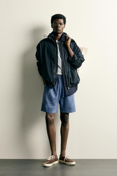 RELAXED FIT VISCOSE/LINEN BERMUDA SHORTS - Light blue by Zara