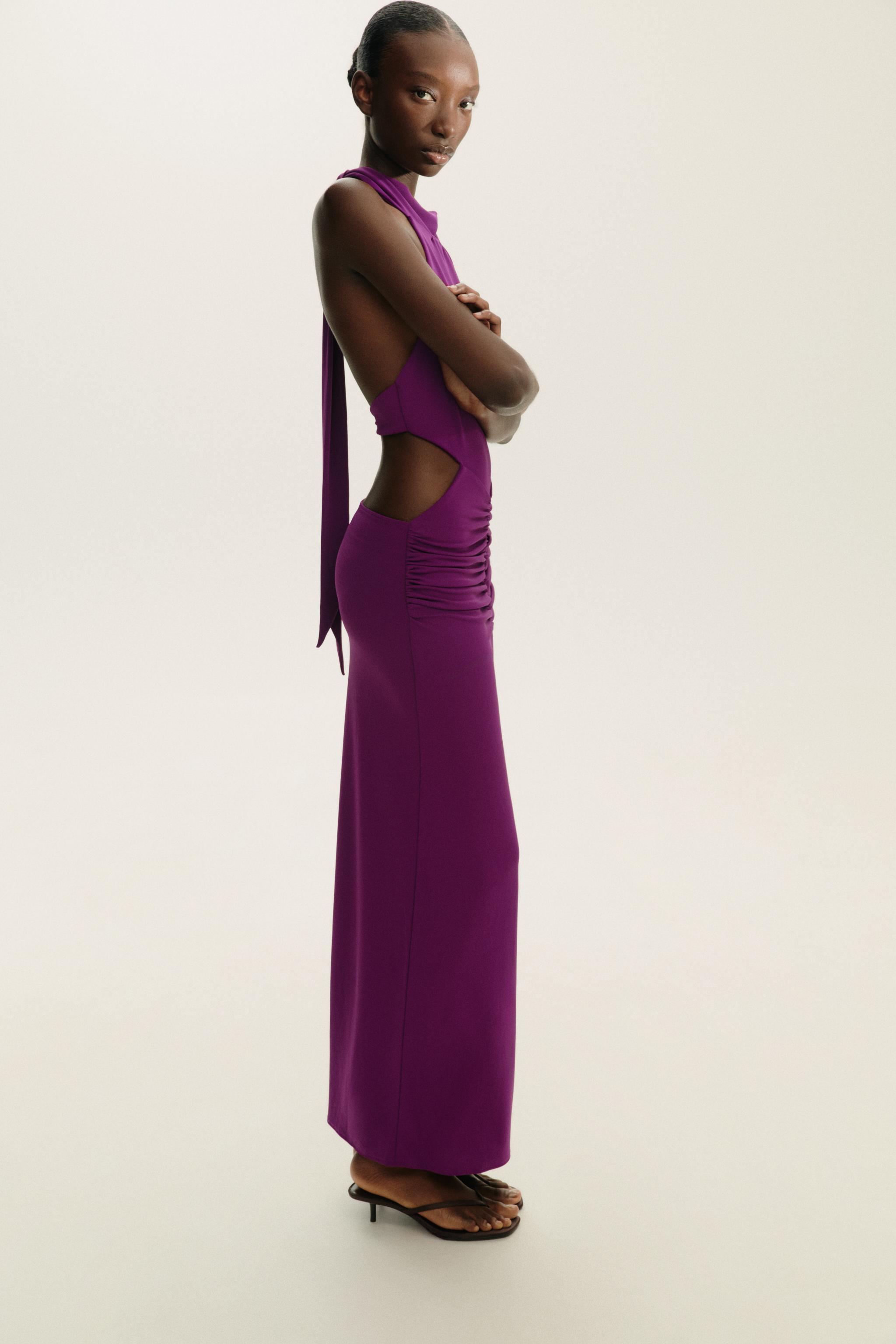 ROBE LONGUE HALTER À PLIS