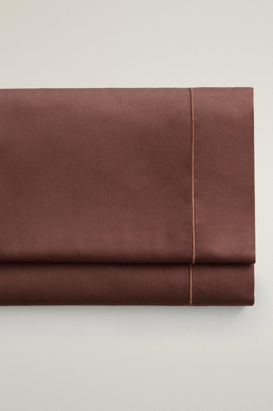 SATEEN FLAT SHEET WITH TRIM (300 THREAD COUNT) - Wine by Zara - Image 0