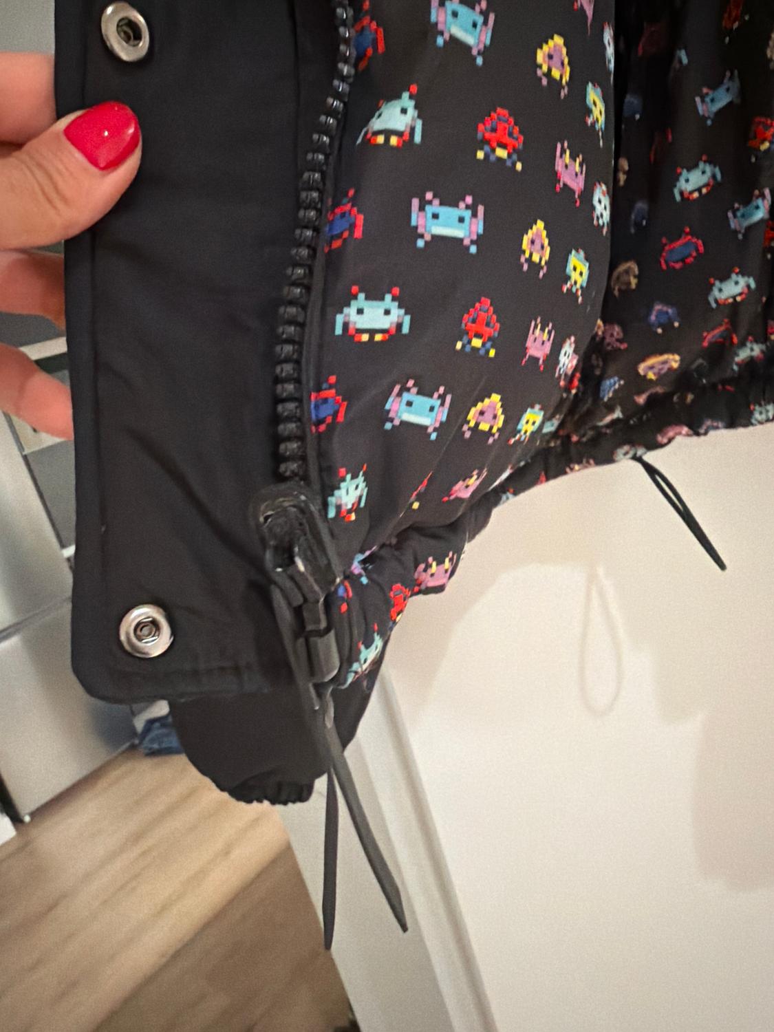 REVERSIBLE SPACE INVADERS™ PUFFER JACKET - Image 3