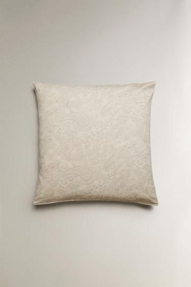 TAIE D’OREILLER SATIN PAISLEY - Beige de Zara - Image 1