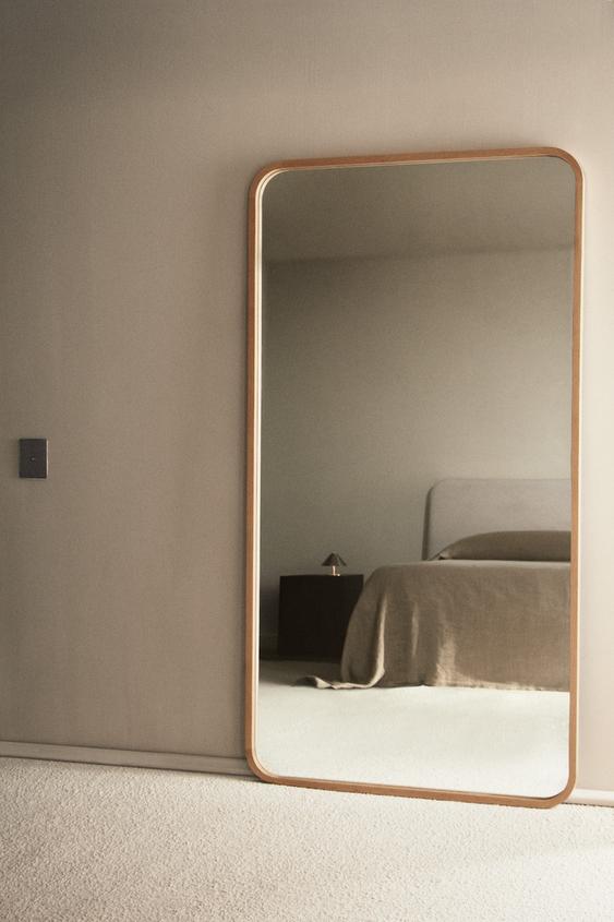 MIROIR SUR PIED CADRE ARRONDI GRAND - Beige clair de Zara - Image 5