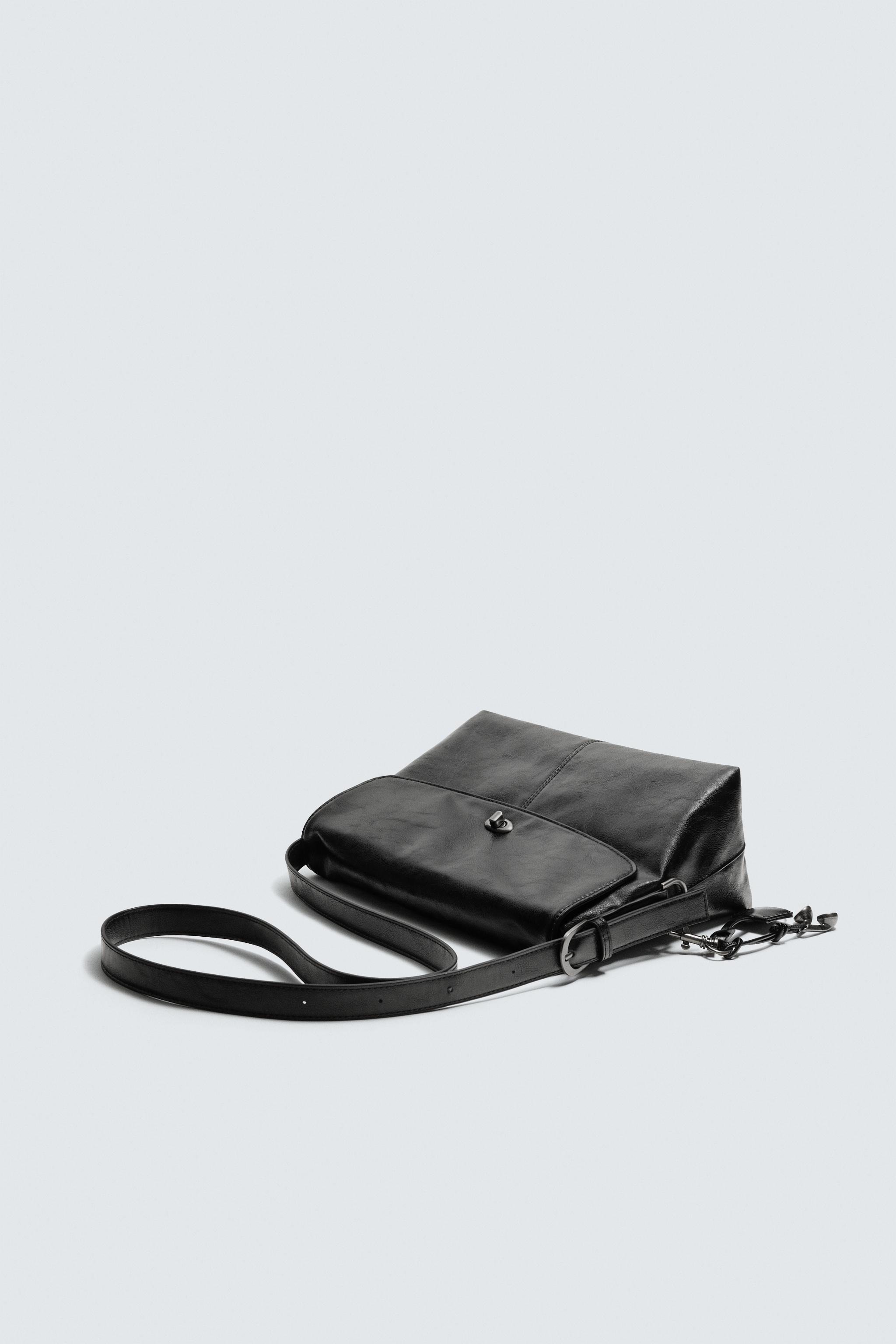 ボディバッグ ブラック ストラップ付き フラップ クロスボディバッグ - ブラック | ZARA Japan / 日本