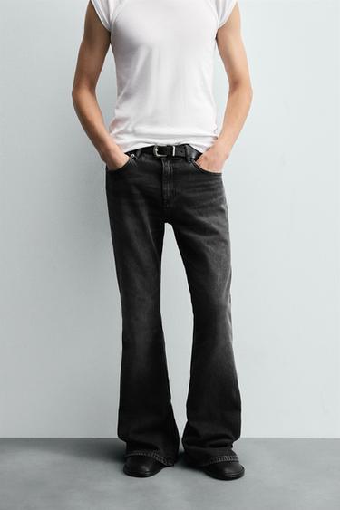 JEANS FLARE FIT - Carbón de Zara