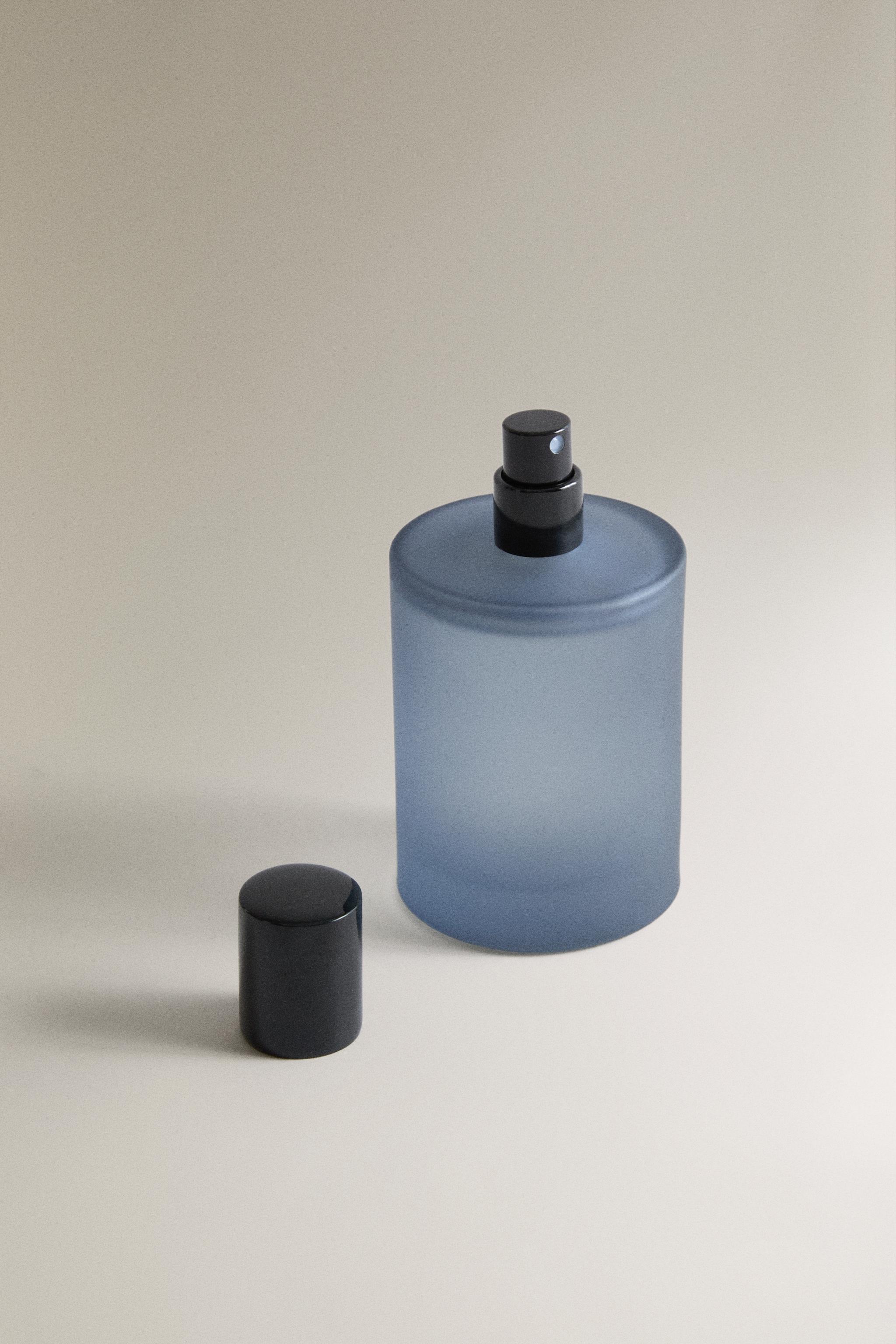 (100 ML) AQUA BERGAMOT FABRIC FRESHENER SPRAY — Pastel green