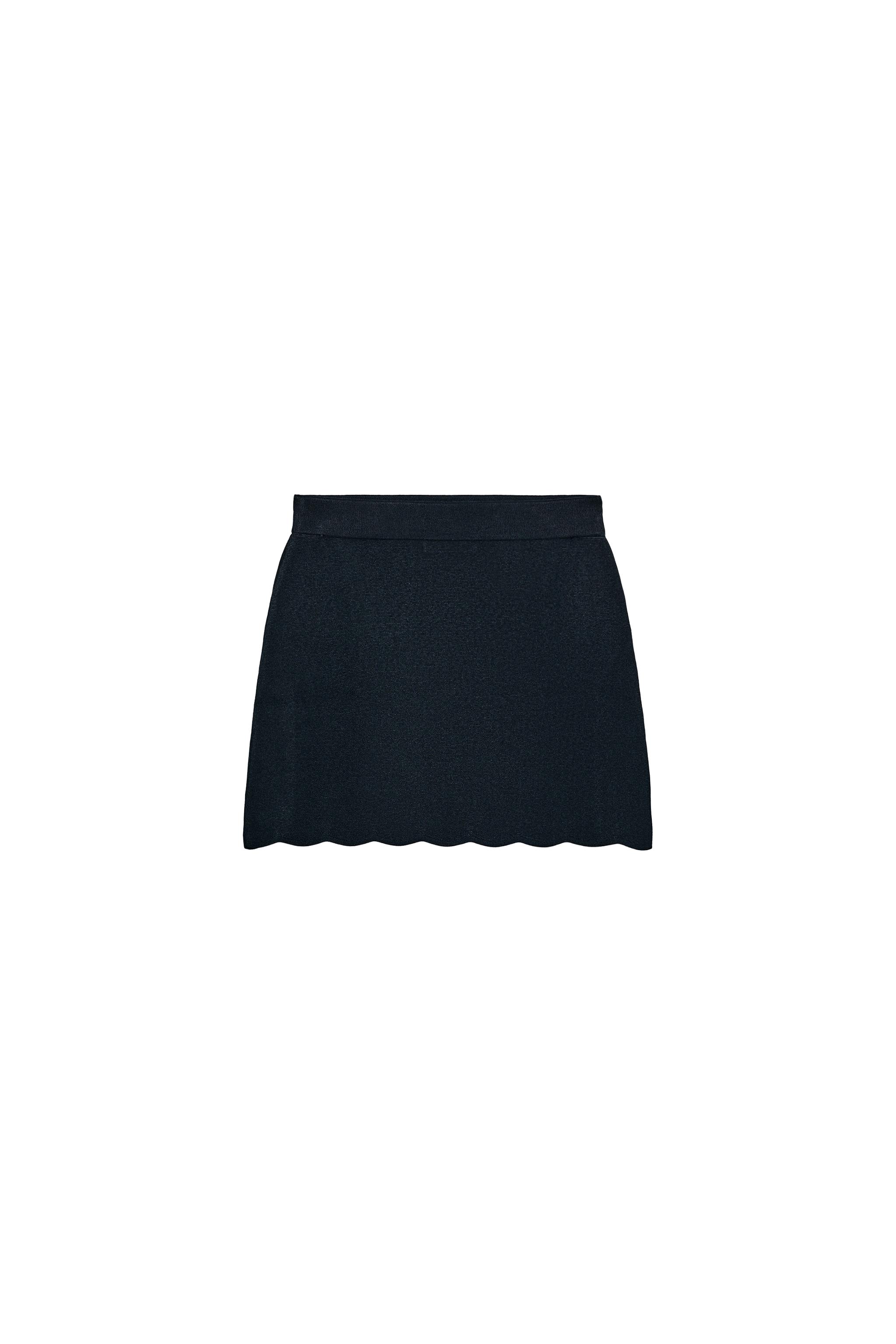 SCALLOPED KNIT MINI SKIRT