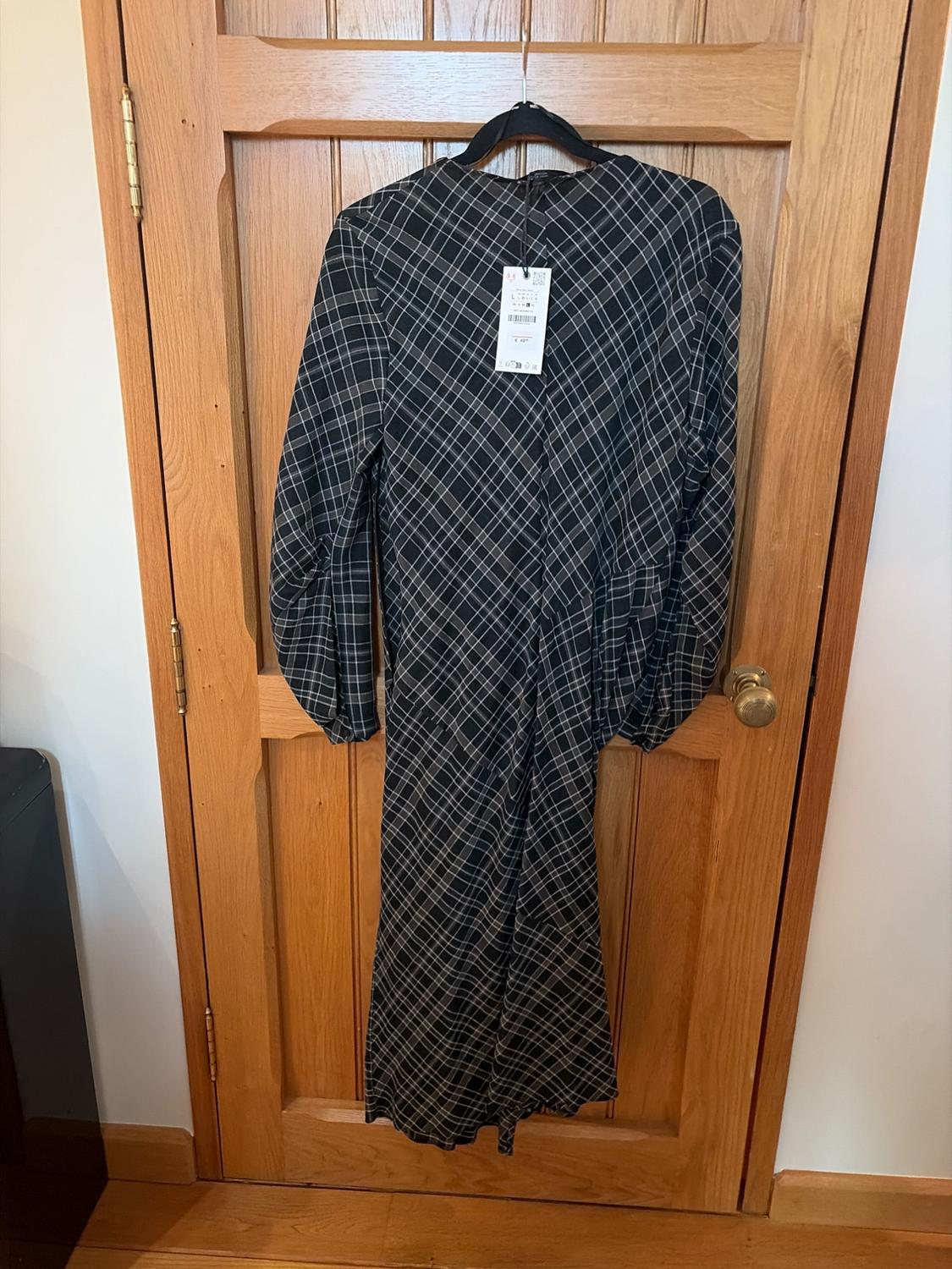DRAPED CHECK DRESS - Image 2