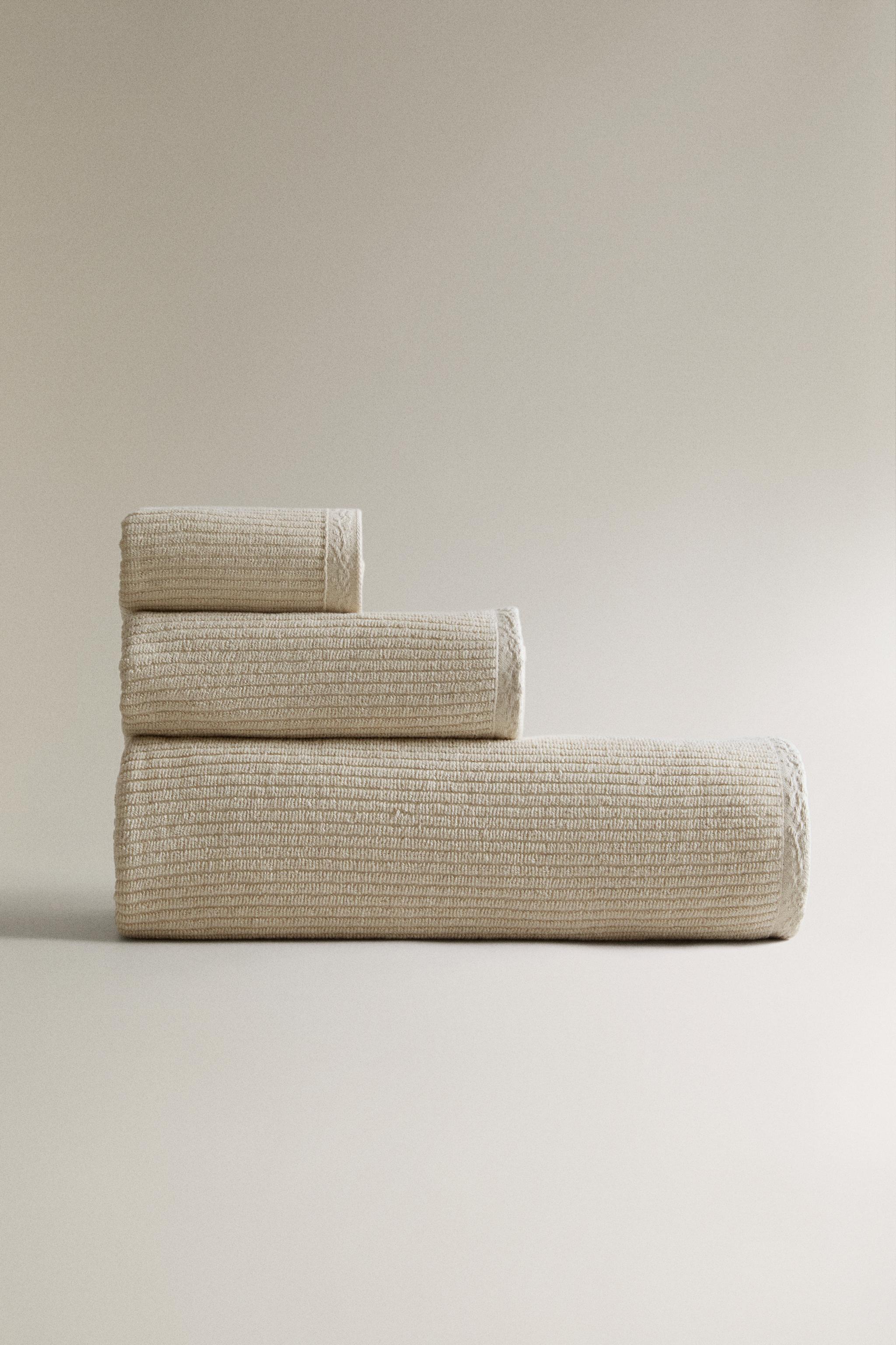 SERVIETTE DE BAIN TEXTURÉE