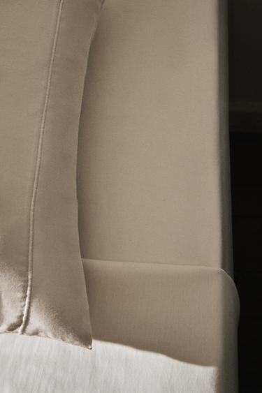 SATEEN FITTED SHEET | 30 CM HIGH (300 THREAD COUNT) - Ecru by Zara - Image 5