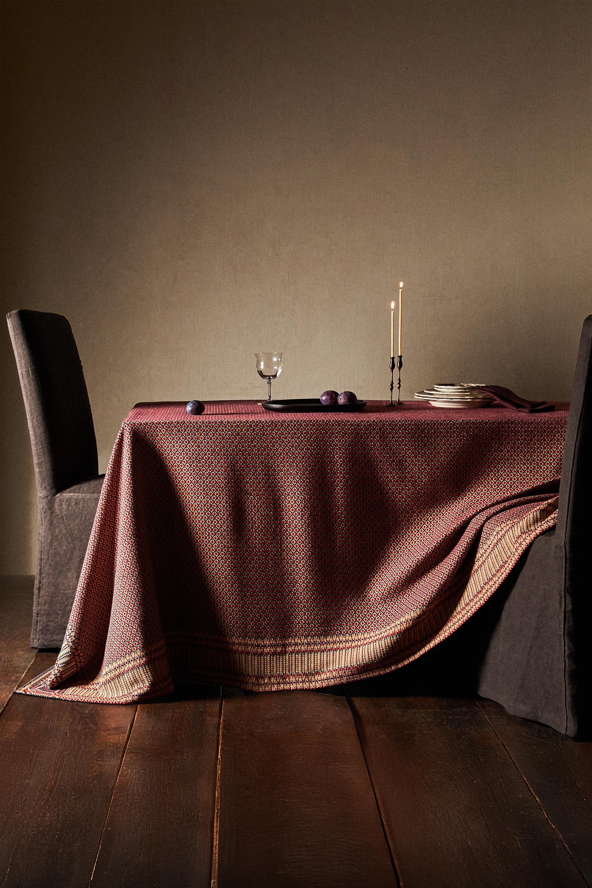 GEOMETRIC COTTON CHRISTMAS TABLECLOTH