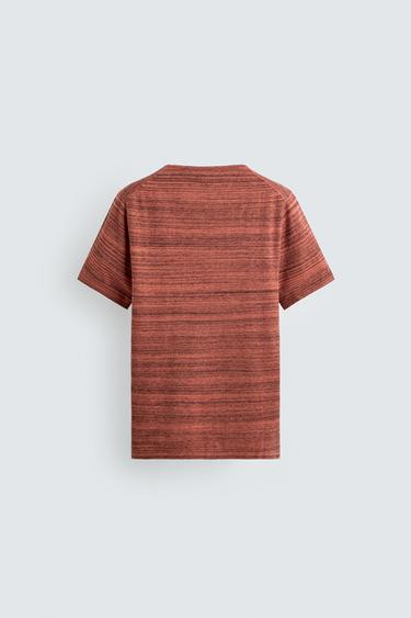 T-SHIRT EN MAILLE RAYURES IRRÉGULIÈRES - Rouge / Orange de Zara - Image 7