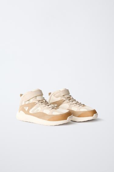 BASKETS MONTANTES EN CONTRASTE - Marron sable de Zara - Image 3
