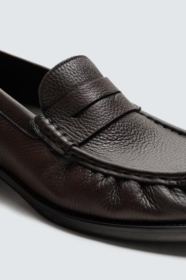 MOCASSINS EN CUIR ÉDITION LIMITÉE - Marron foncé de Zara - Image 2