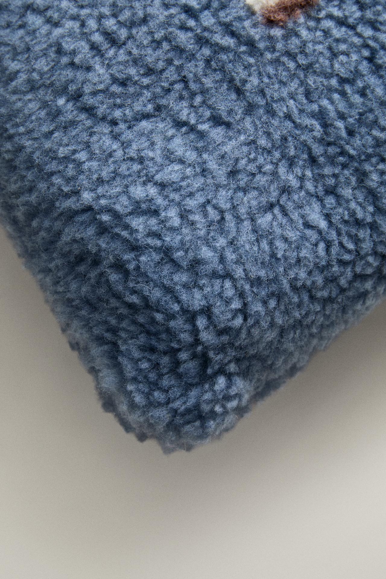 CHILDREN'S FAUX SHEARLING CUSHION WITH Z — Blue