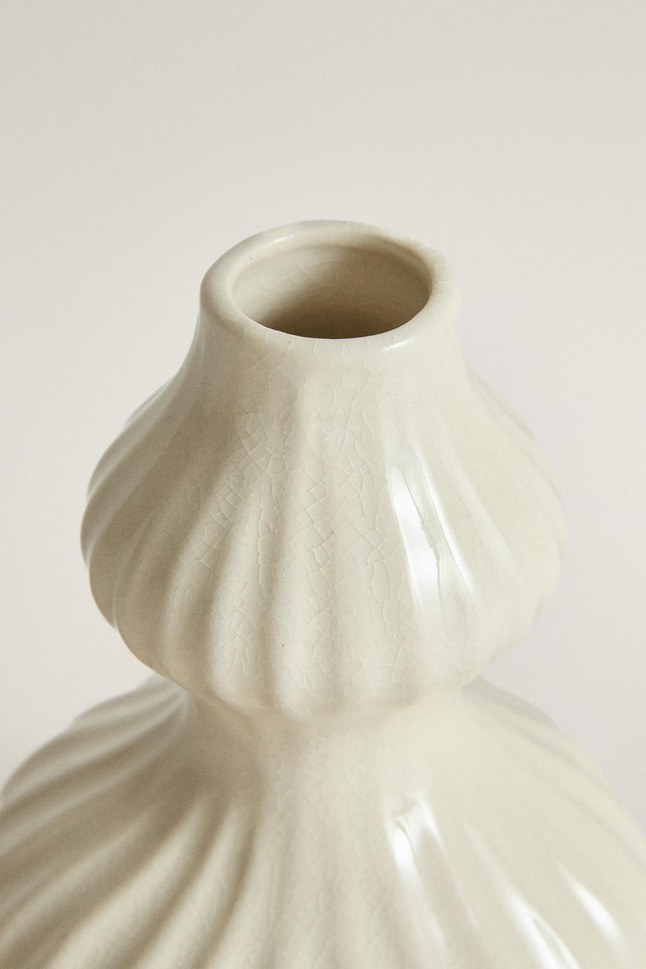 SMALL STRIPED GLAZED CERAMIC VASE — Cream