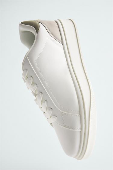 ZAPATILLA DETALLE TALÓN - Beige de Zara