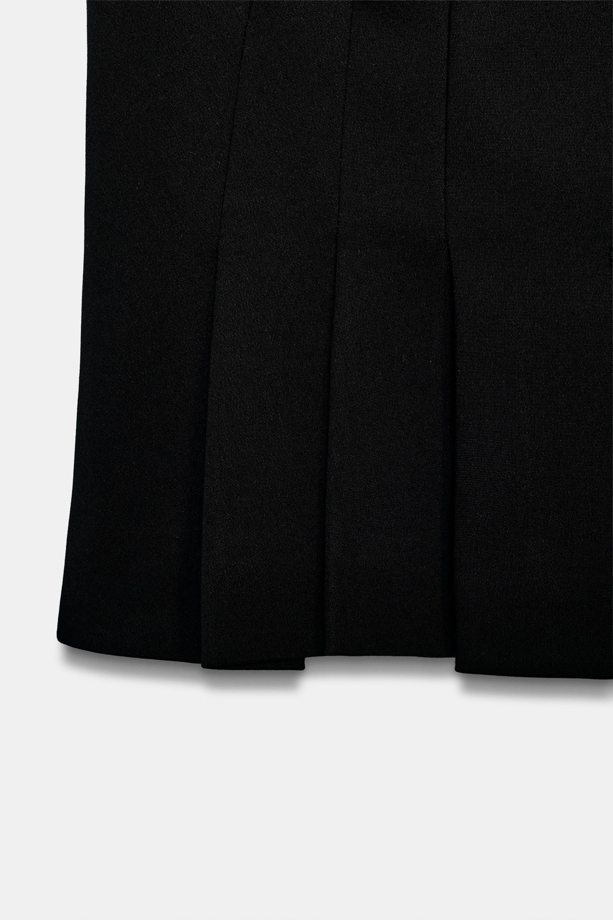 PLEATED VEST