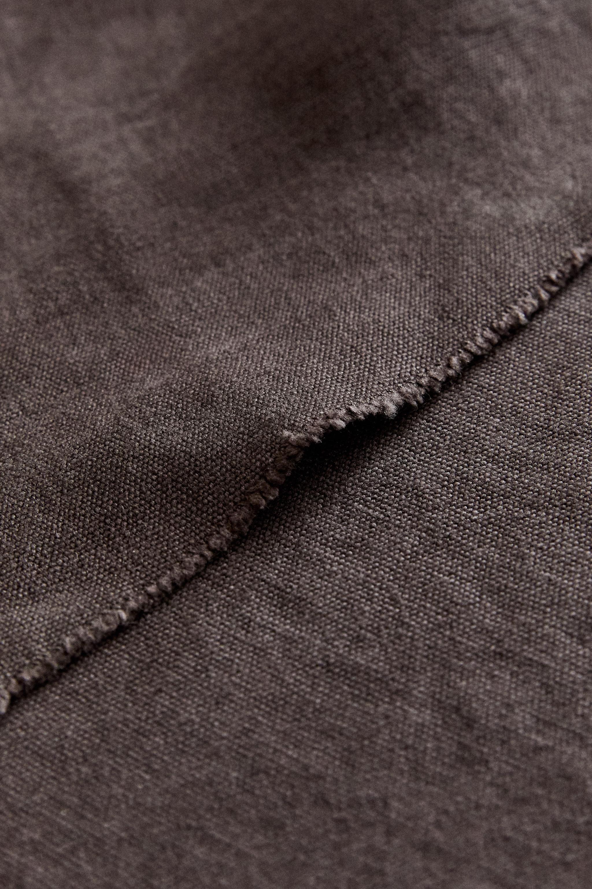 TABLECLOTH 01