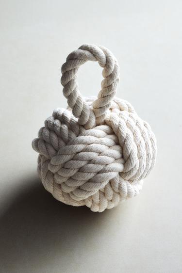 PLAITED DOORSTOP - Ecru / Beige by Zara - Image 4