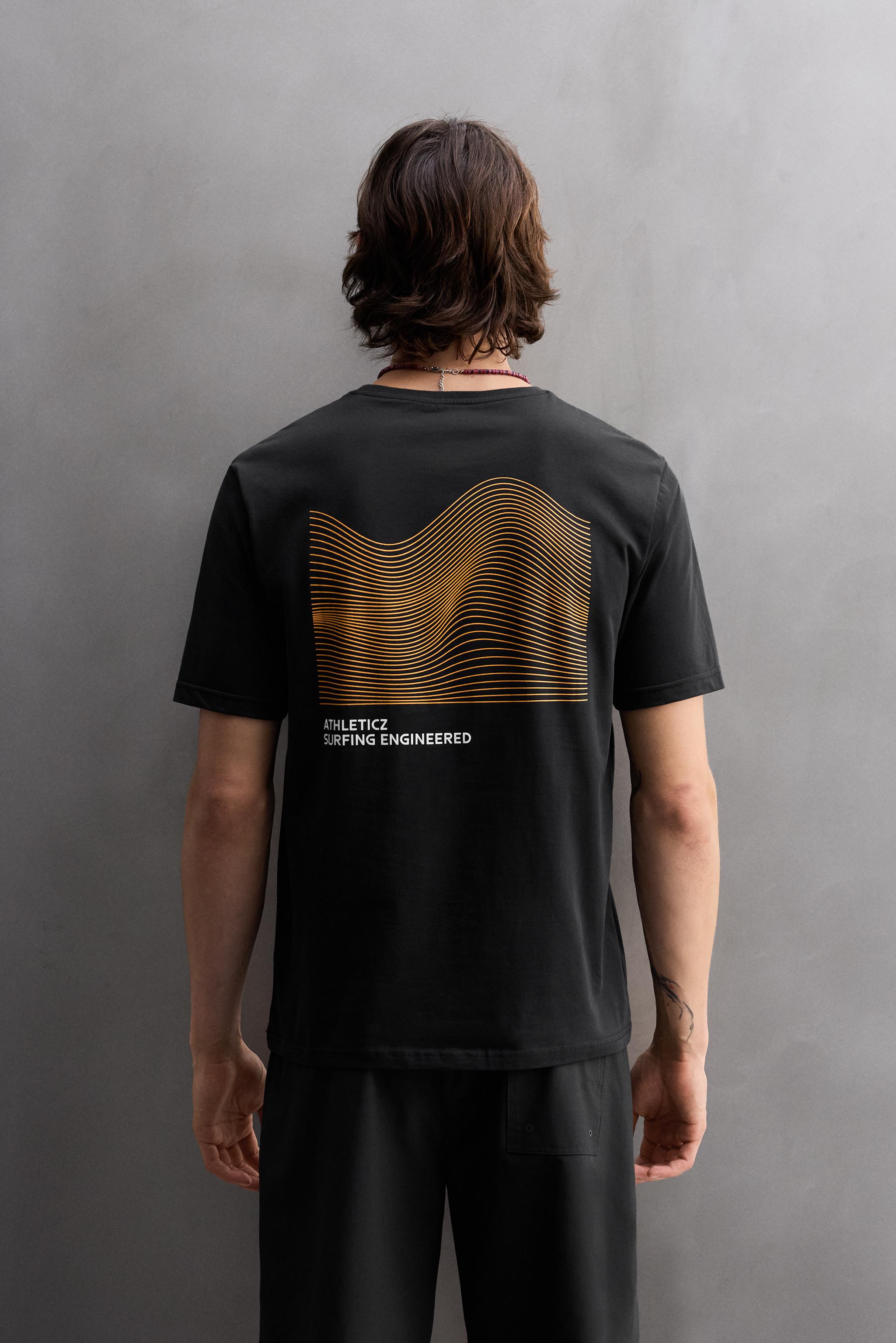 ［ZARA］サーフグラフィックプリント入りＴシャツ サーフグラフィックプリント入りTシャツ - ブラック | ZARA