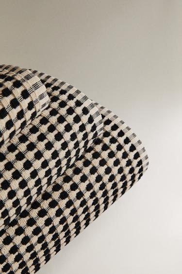 SERVIETTE DE BAIN COTON TEXTURÉ - Noir de Zara - Image 1