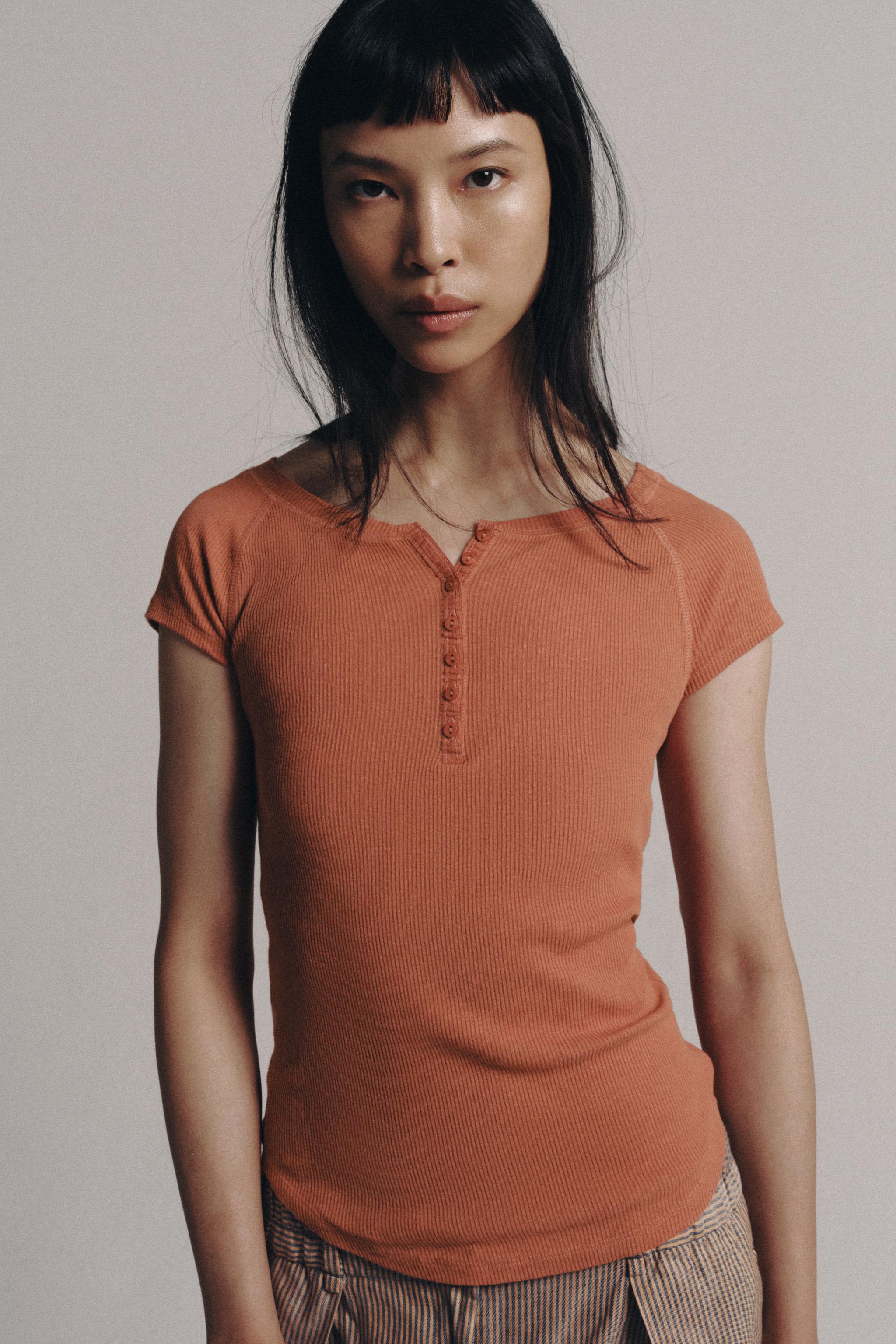 LINEN BLEND BUTTON-UP T-SHIRT — Terracotta