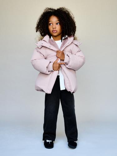 DOUDOUNE EN PLUME ET DUVET DÉPERLANTE ET CAPUCHE EFFET FOURRURE AMOVIBLE - Rose de Zara